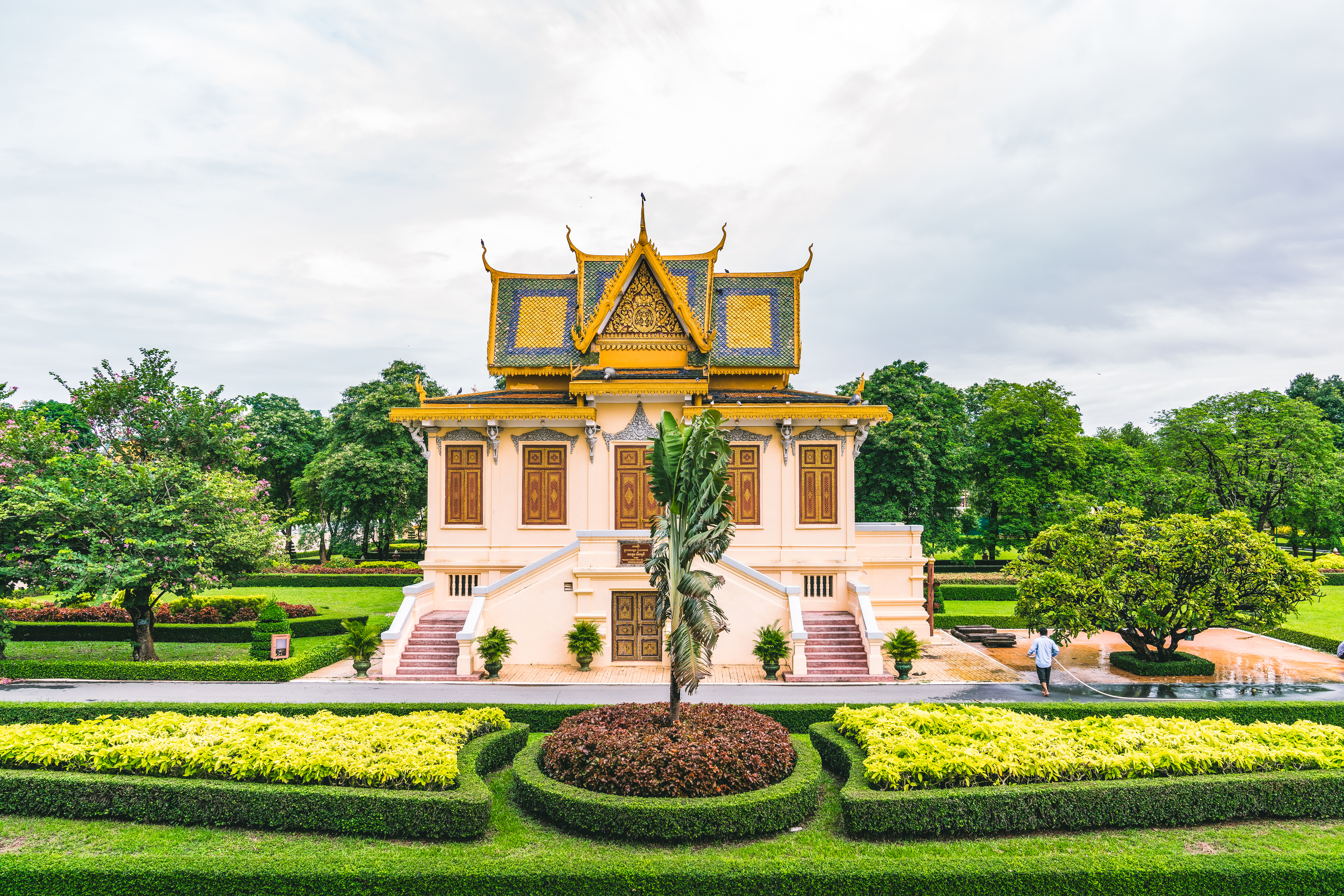 palais-royal-Phnom-penh2-Oliver-Vegas-Oliver Vegas-ORIGINAL.jpg